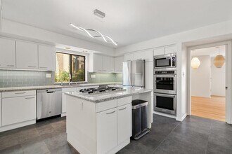 10811 Royal Park Dr in Dallas, TX - Building Photo - Building Photo