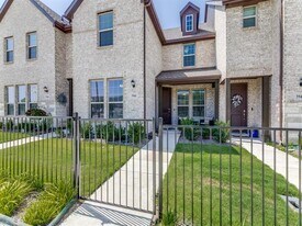 5944 Bursey Rd in Watauga, TX - Building Photo