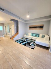 619 Meridian Ave in Miami Beach, FL - Building Photo - Building Photo