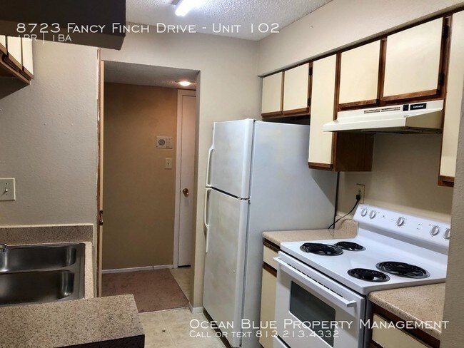 8723 Fancy Finch Dr-Unit -Unit 102 in Tampa, FL - Building Photo - Building Photo