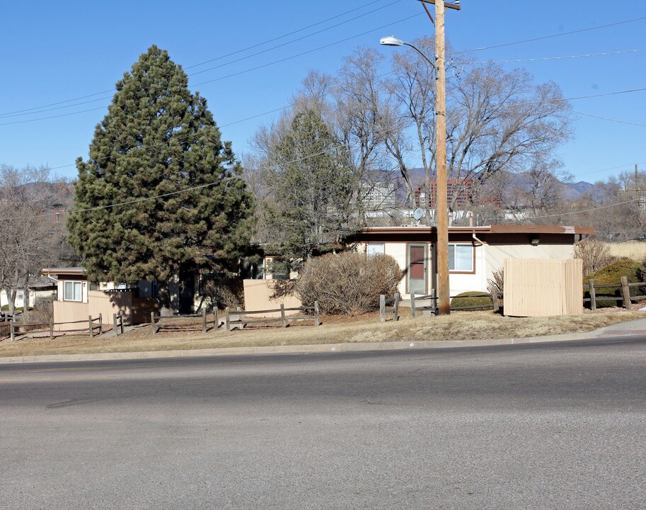 828 S Royer St in Colorado Springs, CO - Building Photo