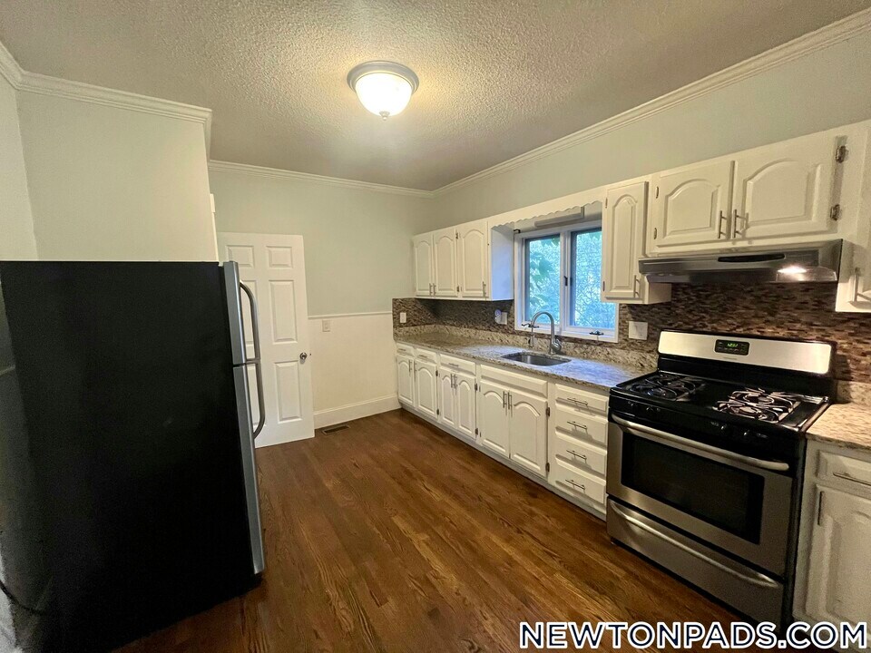 169 Tremont St in Newton, MA - Building Photo