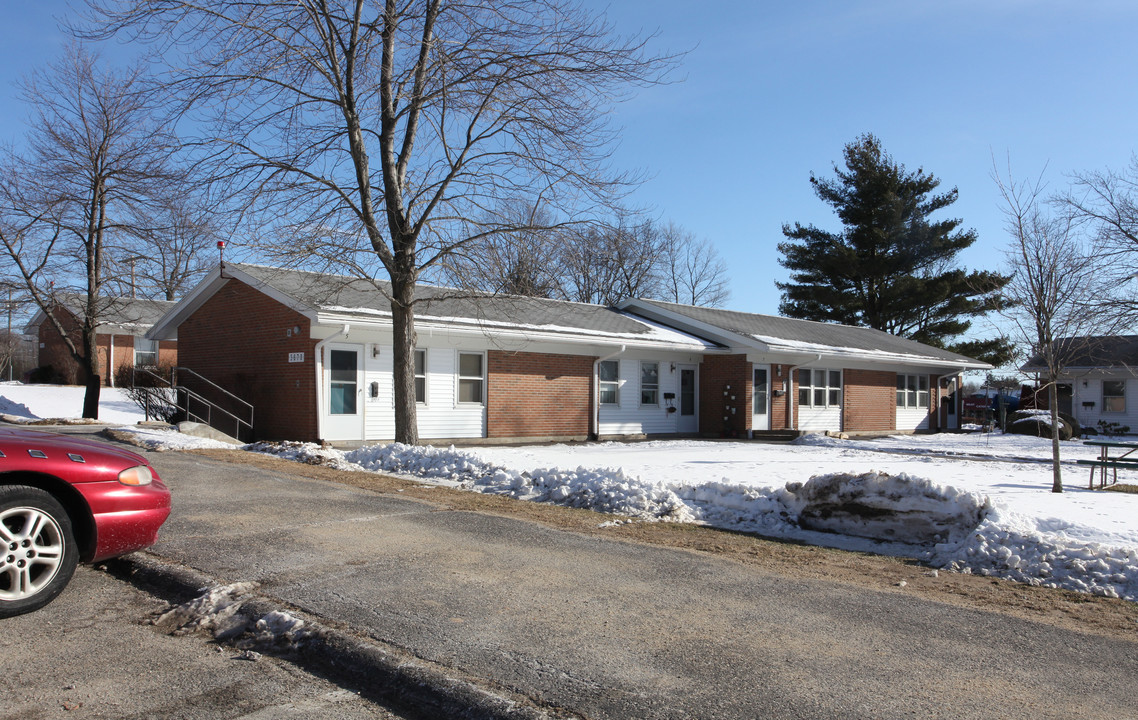 Laurel Acres in Torrington, CT - Building Photo