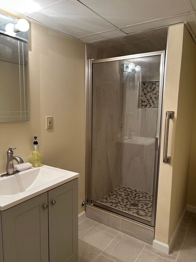 34 Berdine Ct, Unit Studio Apartment