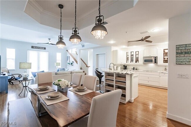 572 11th Ave S in Naples, FL - Building Photo - Building Photo