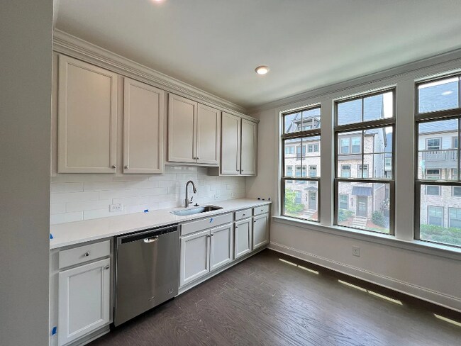 2426 Figaro Dr in Atlanta, GA - Building Photo - Building Photo