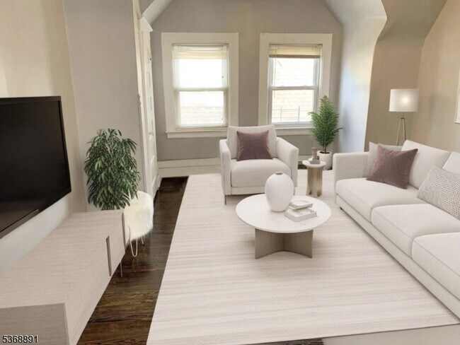 45 Watson Ave, Unit 3 in East Orange, NJ - Foto de edificio - Building Photo