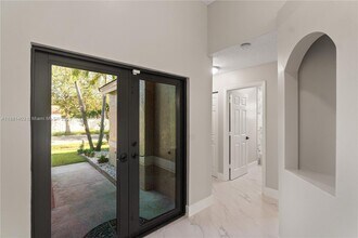 14340 NW 11th St in Pembroke Pines, FL - Building Photo - Building Photo
