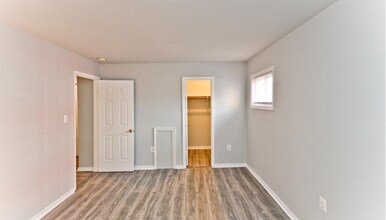 5005 D St SE in Washington, DC - Building Photo - Building Photo