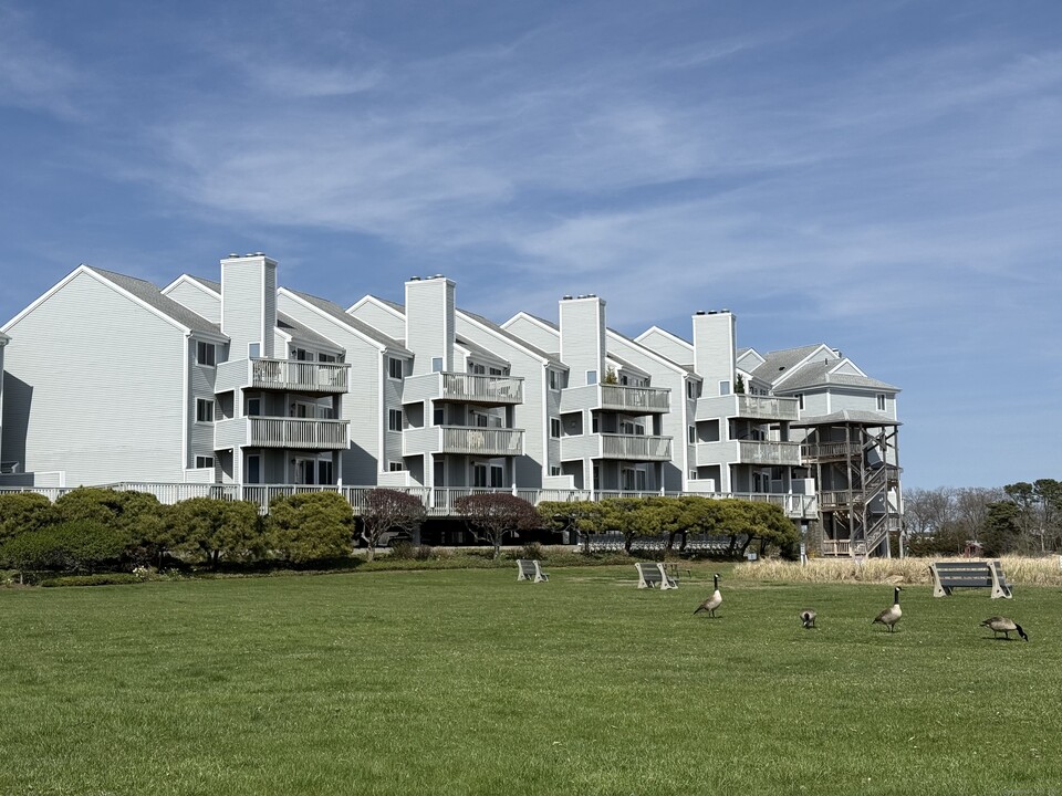 2 Mansfield Grove Rd in East Haven, CT - Building Photo
