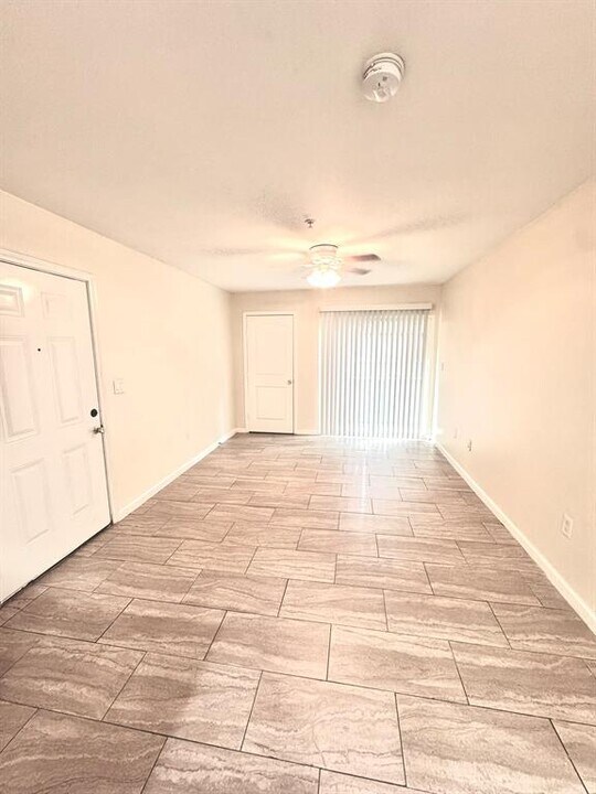 717 Richcrest Dr in Houston, TX - Building Photo