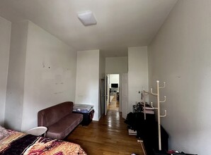 89 Moore St, Unit 2B in Brooklyn, NY - Building Photo - Building Photo