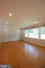 102 Yeonas Dr SE in Vienna, VA - Building Photo - Building Photo