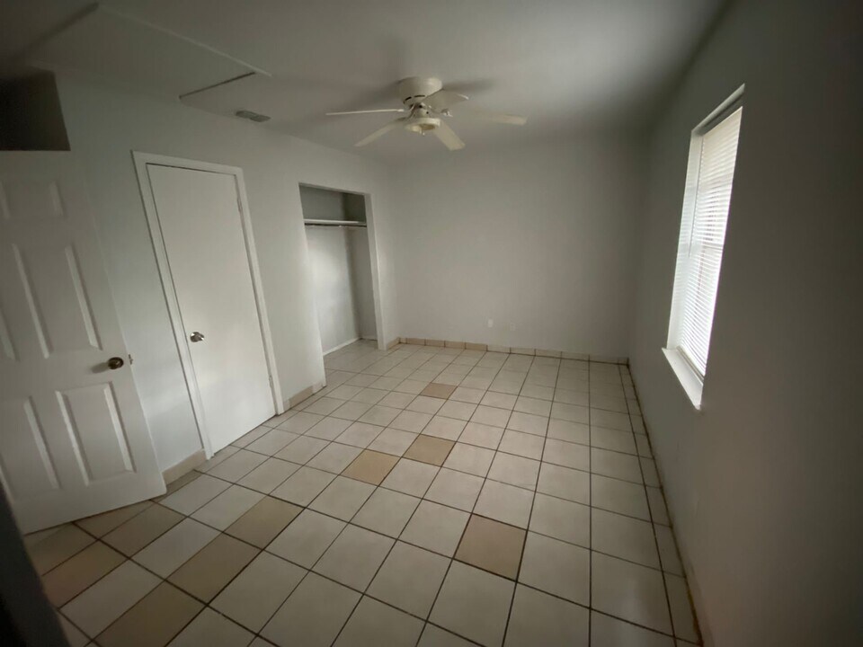 910 Athol St in San Juan, TX - Building Photo