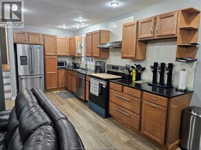 457 Karl Pl in Windsor, ON - Building Photo - Building Photo