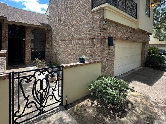 109 E Del Mar Blvd in Laredo, TX - Building Photo - Building Photo