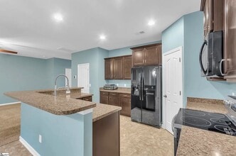 512 Riverdale Rd in Simpsonville, SC - Building Photo - Building Photo