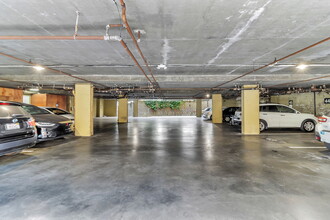 1830 Lakeshore Ave, Unit 109 in Oakland, CA - Building Photo - Building Photo