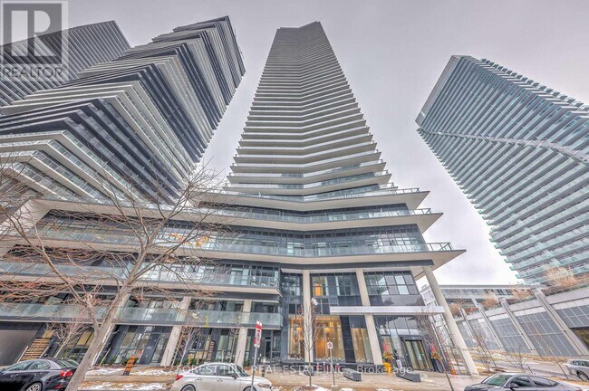 38 Annie Craig Dr in Toronto, ON - Building Photo - Building Photo