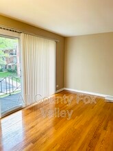 10111 Old Orchard Ct in Skokie, IL - Building Photo - Building Photo