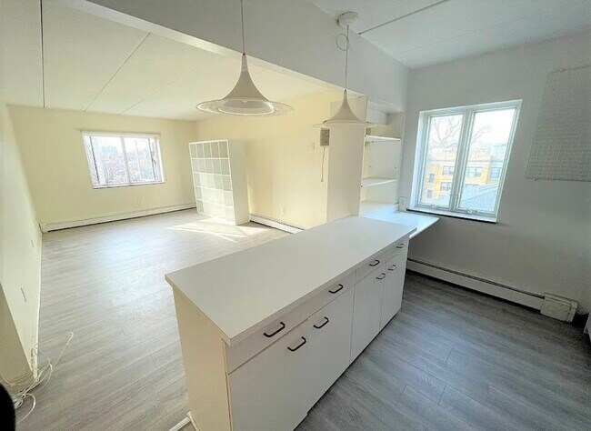 183 Harvard St, Unit 64