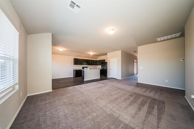 5211 Mac Rd in Tuttle, OK - Building Photo - Building Photo