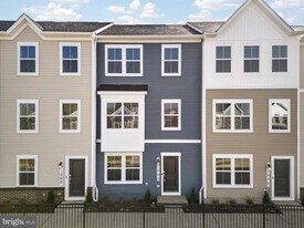 1240 Red Clover Ln in Ranson, WV - Building Photo