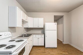 1586 S 4th St in Columbus, OH - Foto de edificio - Building Photo