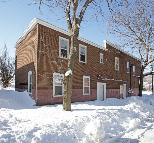 1110 Forest St in St. Paul, MN - Foto de edificio - Building Photo