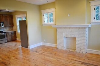 104 S Rosemont Ave in Dallas, TX - Building Photo - Building Photo