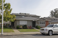 1171 Driftwood Ter in Gilroy, CA - Foto de edificio - Building Photo