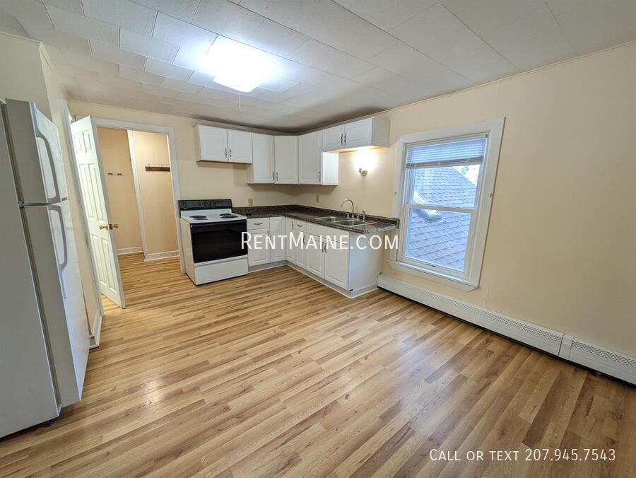 28 Autumn St in Bangor, ME - Building Photo