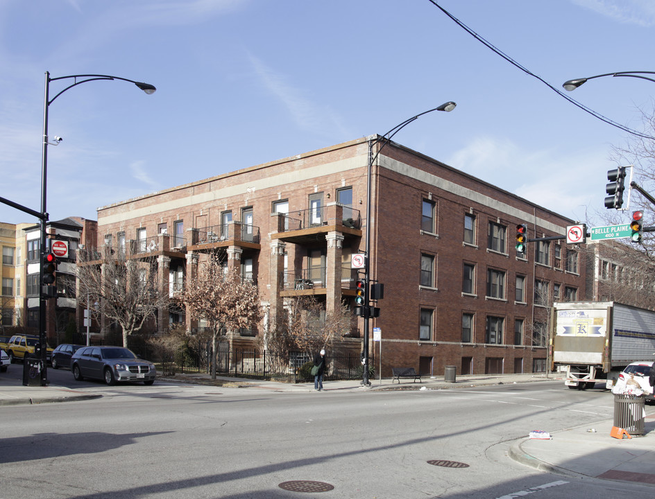 900-908 W Belle Plaine Ave in Chicago, IL - Building Photo