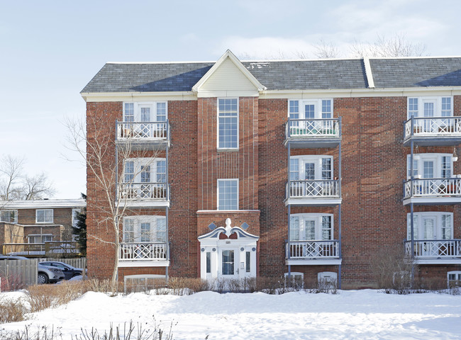 2950 Van Horne in Montréal, QC - Building Photo - Building Photo