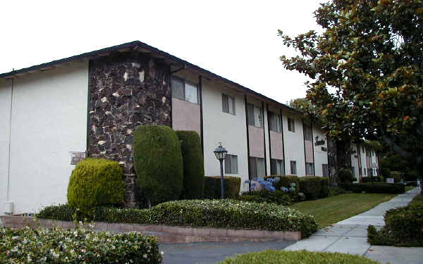 Florentine Villa Apartments in San Jose, CA - Foto de edificio - Building Photo