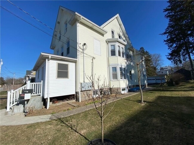 28 Chester Ave in Westerly, RI - Building Photo - Building Photo