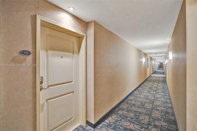 7900 Harbor Island Dr in Miami Beach, FL - Foto de edificio - Building Photo