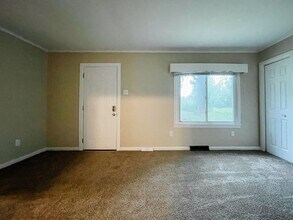 423 E Dartmouth Ave in Muncie, IN - Building Photo - Building Photo