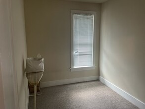 50 N Main St, Unit 4 in Deerfield, WI - Foto de edificio - Building Photo