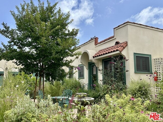 property at 750 N Edinburgh Ave