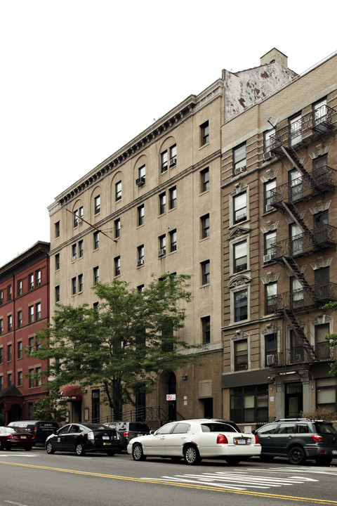 181 W 135th St in New York, NY - Building Photo