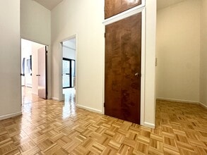 306 W 106th St in New York, NY - Building Photo - Building Photo