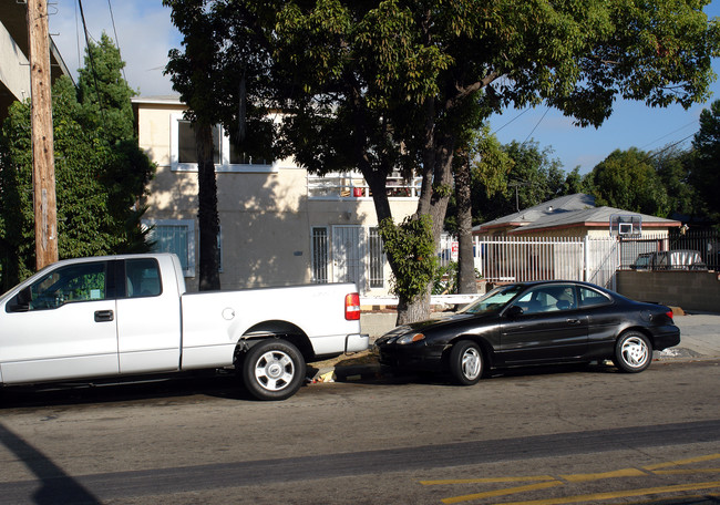 Duplex + 3 Cottages + Sfr in Inglewood, CA - Foto de edificio - Building Photo