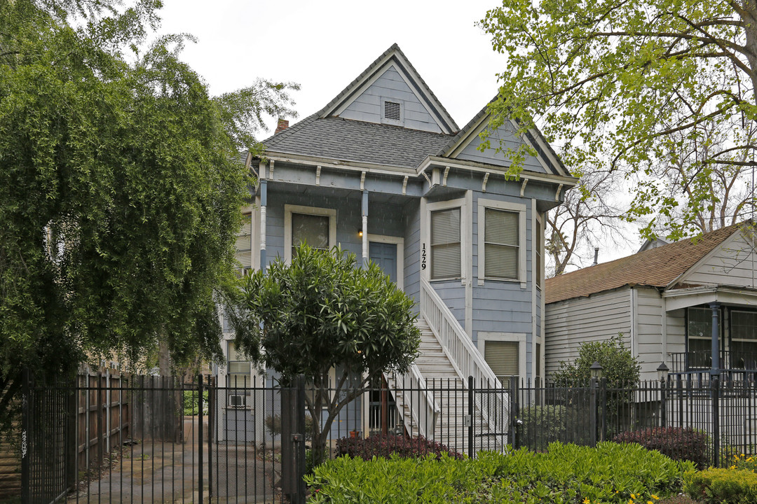 1229 E St in Sacramento, CA - Foto de edificio