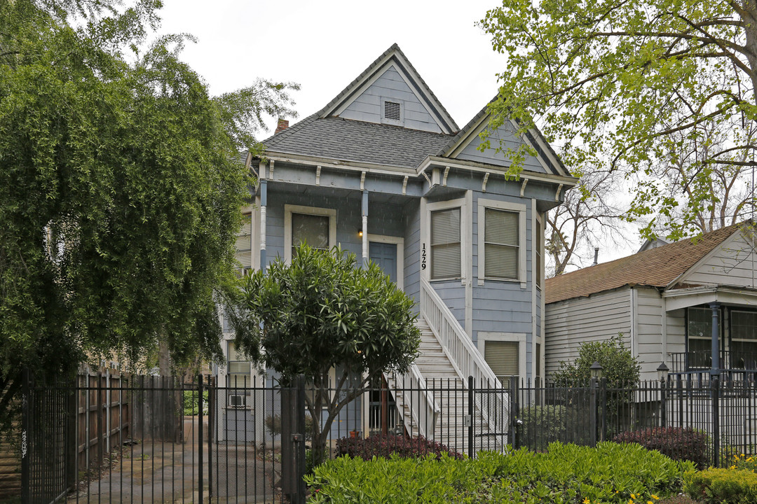 1229 E St in Sacramento, CA - Building Photo