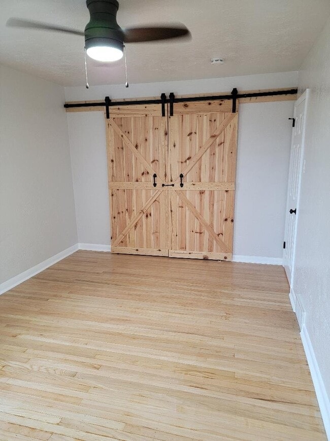 604 Selma St, Unit second floor