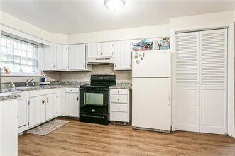 185 Hildegarde Rd in Rochester, NY - Building Photo - Building Photo