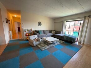 135 Pleasant St, Unit 601 in Brookline, MA - Building Photo - Building Photo