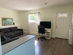 910 Glenvista Dr, Unit single in Glendale, CA - Building Photo - Building Photo