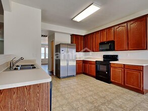 700 Locustberry Dr in Red Oak, TX - Building Photo - Building Photo